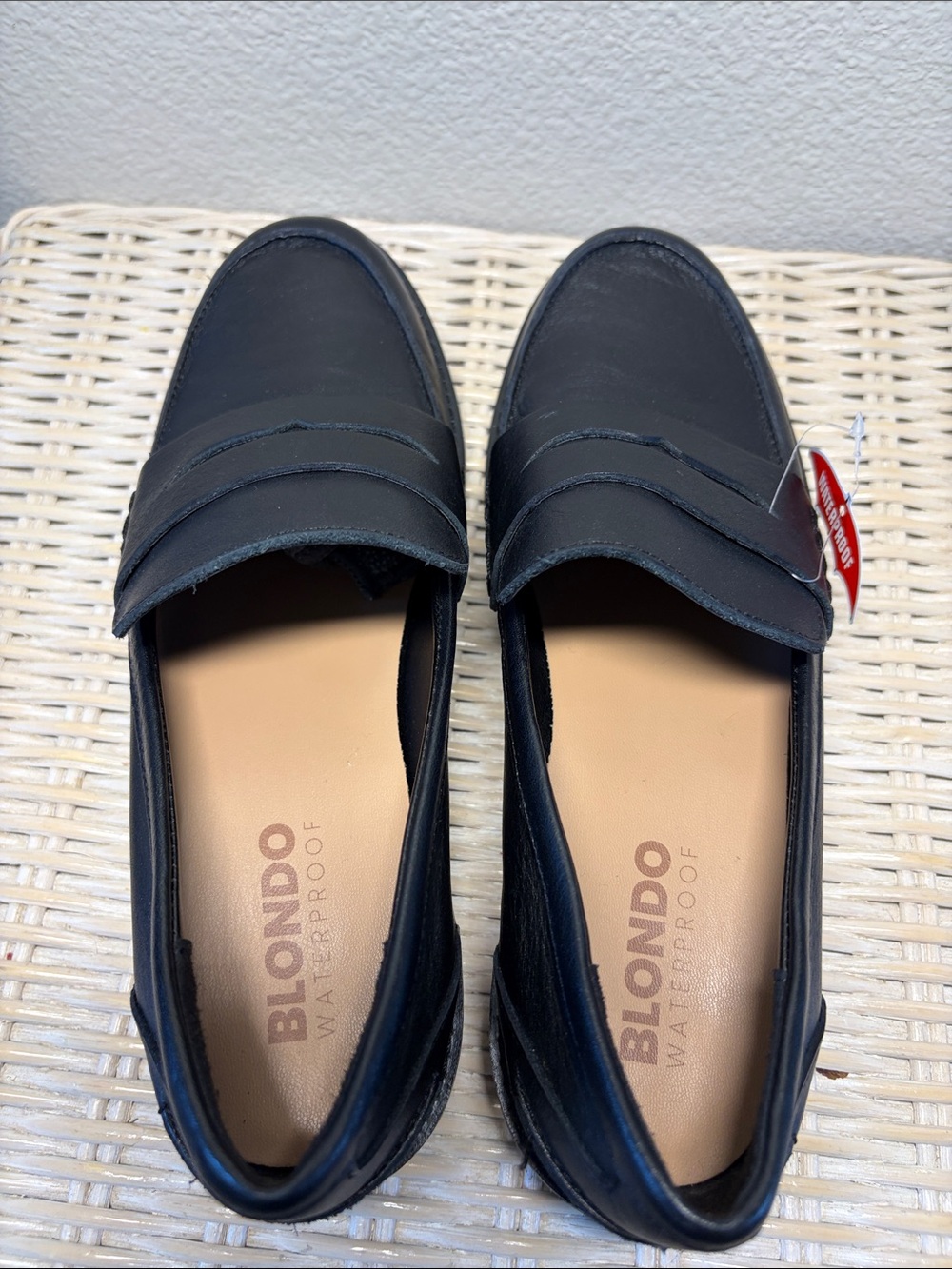 Blondo Black Leather Women's Waterproof  Slip-On Penny Loafers - Picture 5 of 11